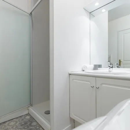 Apartment Quiet 1 Bdr Port! Close Place Du Pin Garibaldi *
